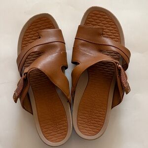 BareTraps Women's Tan Slide Sandals Sz 8M